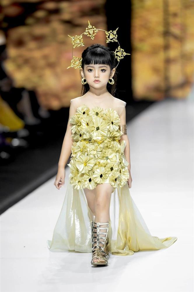 Style cá tính của 2 mẫu nhí nổi tiếng: Bé Happi và Nhã Uyên-2