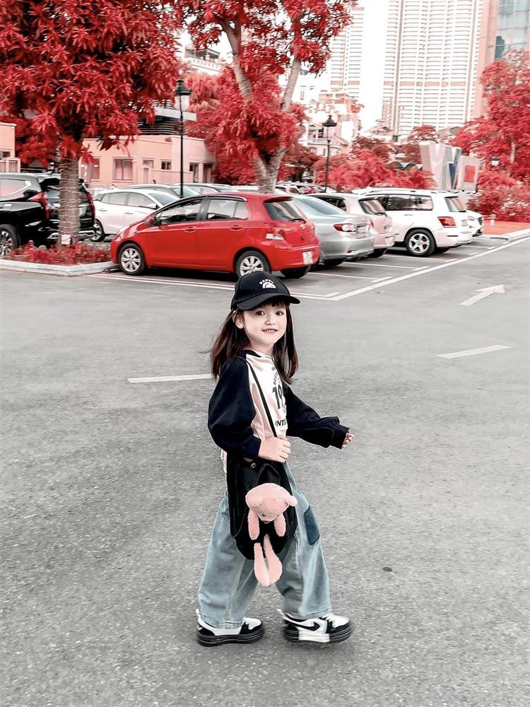 Style cá tính của 2 mẫu nhí nổi tiếng: Bé Happi và Nhã Uyên-4