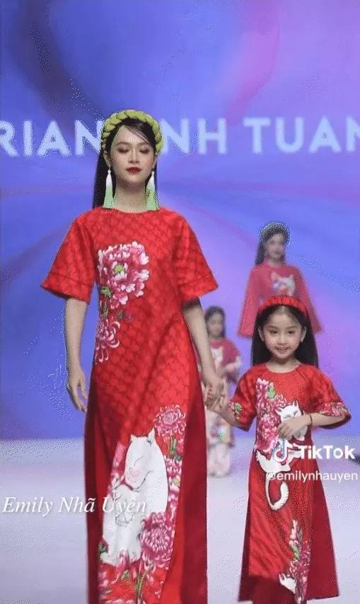 Style cá tính của 2 mẫu nhí nổi tiếng: Bé Happi và Nhã Uyên-6