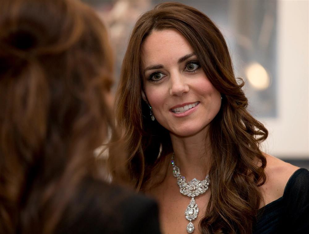 Trang sức đắt nhất thế giới đang nằm trong tay hoàng gia-10