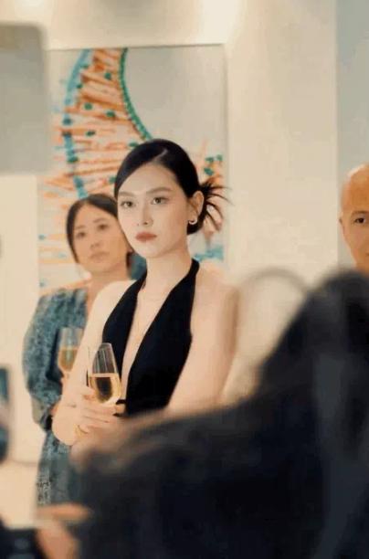 Á hậu Tường San khoe nhan sắc ngọt ngào chấp cam thường-1