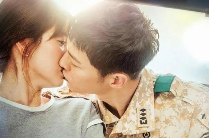 Tranh cãi việc chiếu cảnh hôn của Song Joong Ki và Song Hye Kyo-2