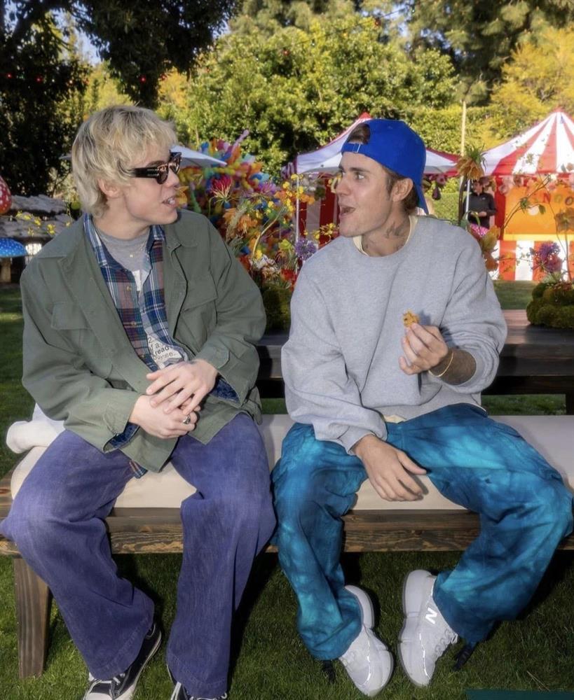 Justin Bieber đón sinh nhật tuổi 29 bị nghi đá xéo Selena Gomez-4