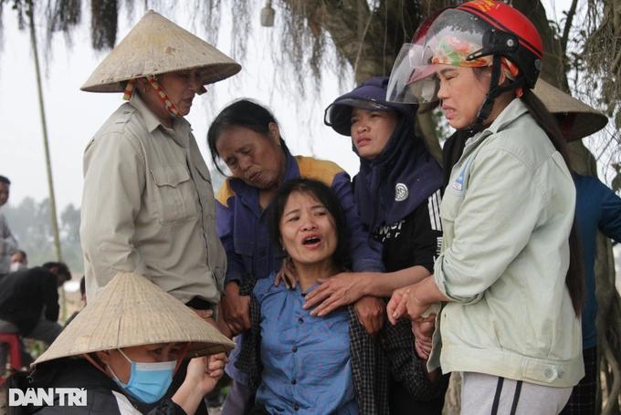 Tai nạn 3 mẹ con tử vong: Ám ảnh bé 5 tuổi gào khóc bên thi thể mẹ-2