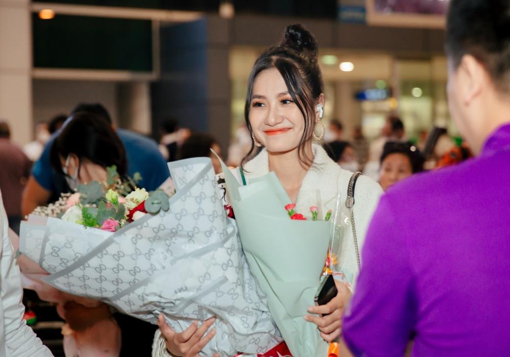 Hoa hậu Môi trường Thế giới Thanh Hà rạng rỡ về nước-1