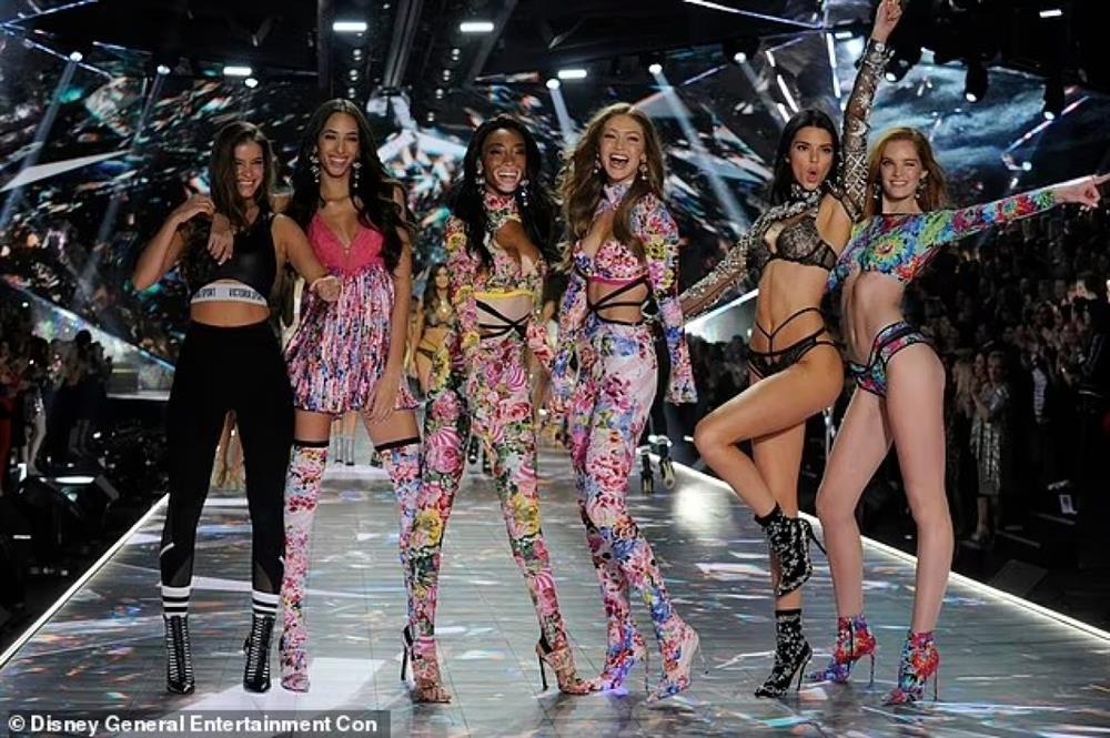 Victorias Secret Fashion Show sẽ trở lại vào cuối năm 2023-1