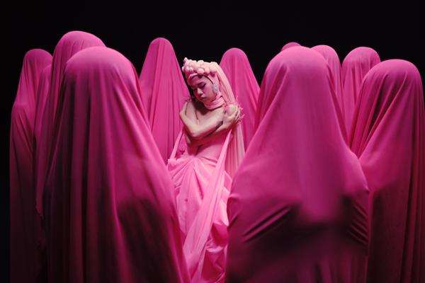 Đài truyền hình gọi ca khúc Ghệ iu dấu của tlinh là nhạc rác-5