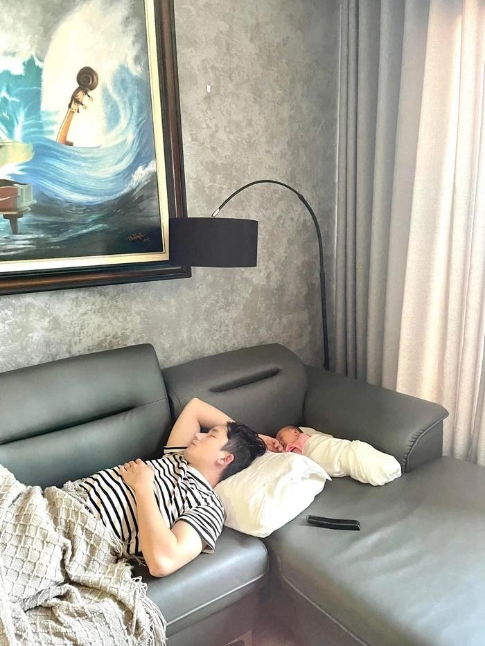 Cuộc sống nhà Phan Mạnh Quỳnh: Vợ giảm 14kg, chồng chuẩn bố bỉm-4