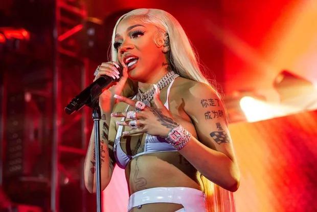 Ít nhất 2 người chết, hàng chục người bị thương do giẫm đạp tại đêm nhạc của nữ rapper nổi tiếng-2