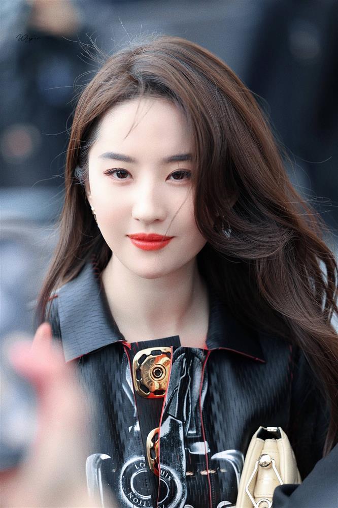 3 Đại sứ LV đọ sắc, Lưu Diệc Phi cân đẹp cam thường-6