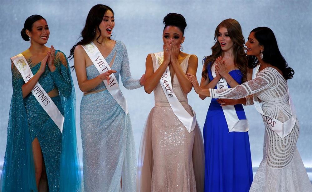 Lương Thùy Linh chân dài tới 1m22 vẫn thích đi giày cao gót-3