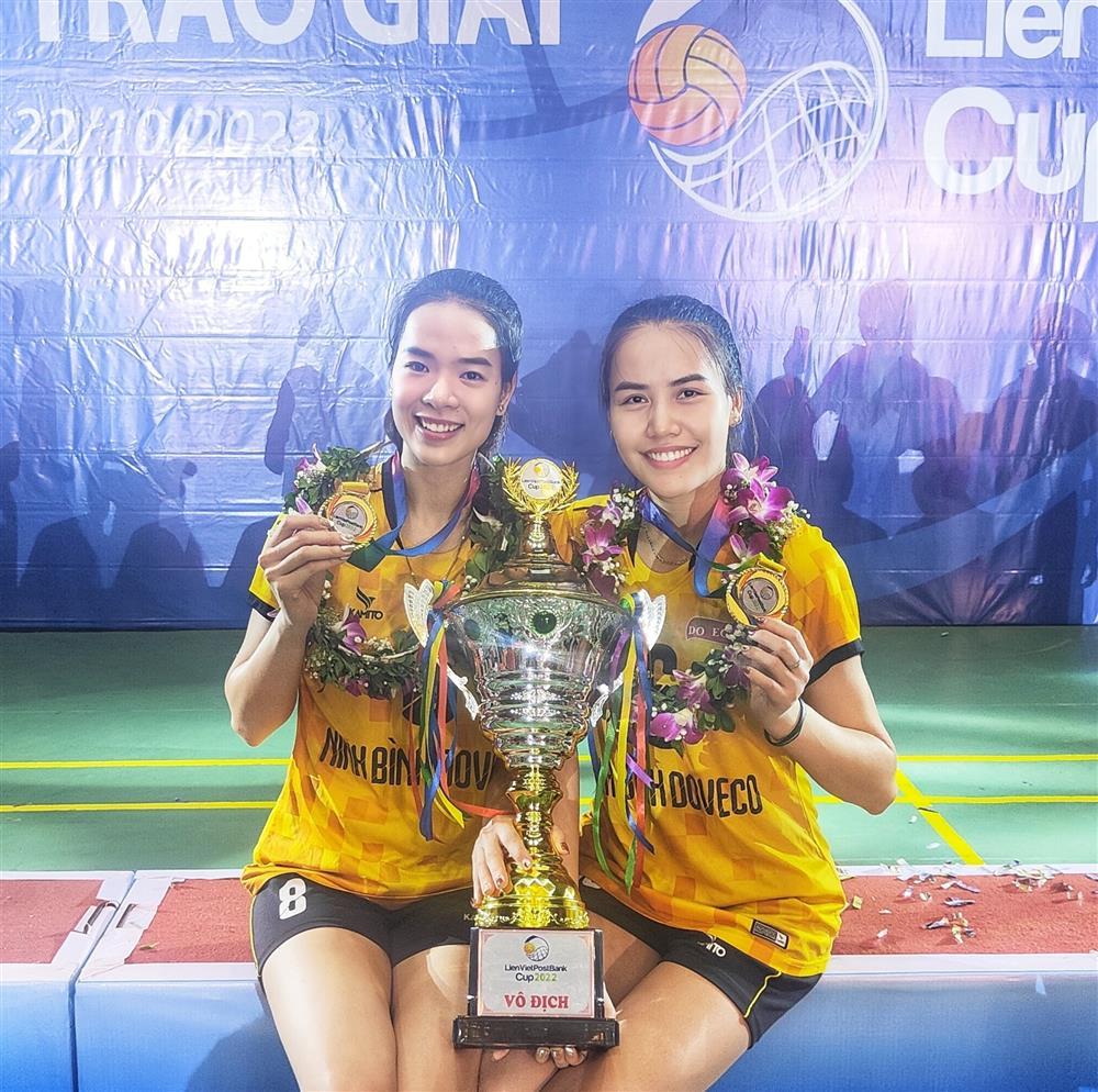 Vẻ đẹp vạn người mê của 2 chân dài bóng chuyền Việt Nam-1