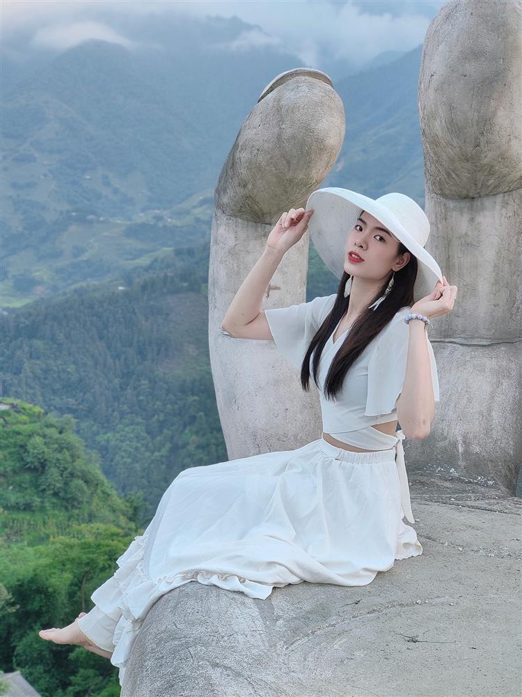 Vẻ đẹp vạn người mê của 2 chân dài bóng chuyền Việt Nam-8