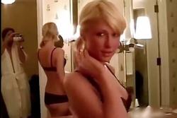 Paris Hilton bị bạn trai cũ ép quay clip nóng