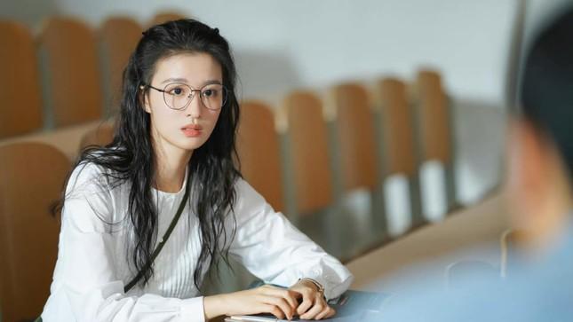 Vương Sở Nhiên: Từ nữ phụ kém sắc đến góc nghiêng xứng danh tiểu Lưu Diệc Phi-4