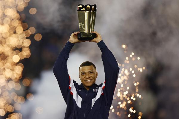 Động thái vô cùng bất ngờ của Kylian Mbappe giữa xung đột với PSG-3