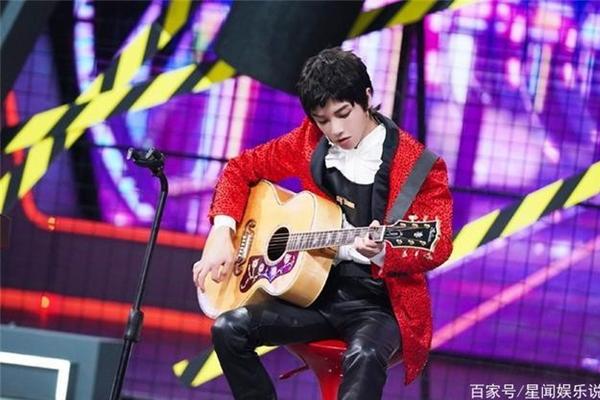 Biển người xem live show lúc 3h sáng của Hoa Thần Vũ-1