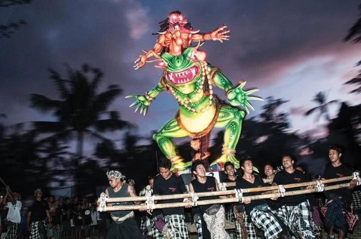 Lễ hội chào đón năm mới ở Bali, nơi làm ồn được cho là phạm pháp-1
