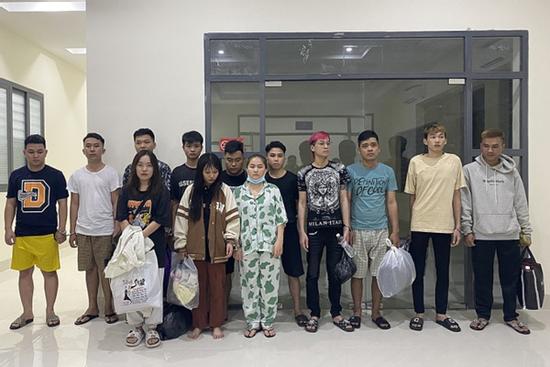 Ổ nhóm lừa tiền với chiêu tuyển dụng 'việc nhẹ lương cao'