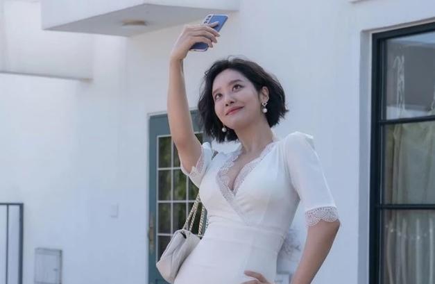 Phần 2 phim 18+ của Song Hye Kyo: Phi vụ cởi áo có thành công?-9