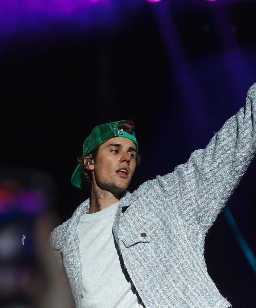 Justin Bieber tưởng được chào đón nhưng lại bị phản ứng dữ dội-1