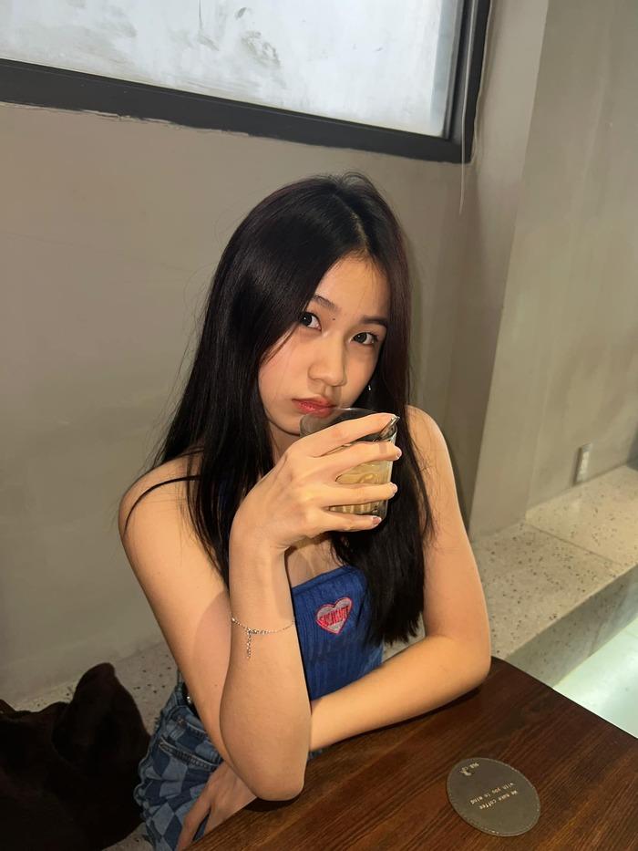 Ái nữ 18 tuổi nhà Lưu Thiên Hương chân dài miên man chuẩn Hoa hậu-4