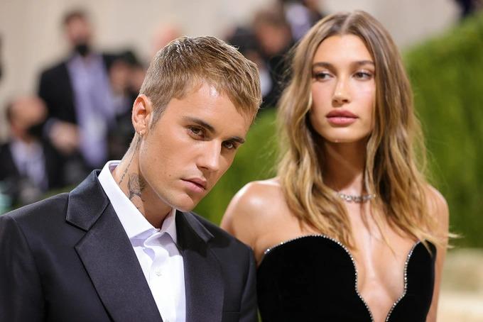 Justin Bieber đau đầu vì mối quan hệ giữa vợ và Selena Gomez-7