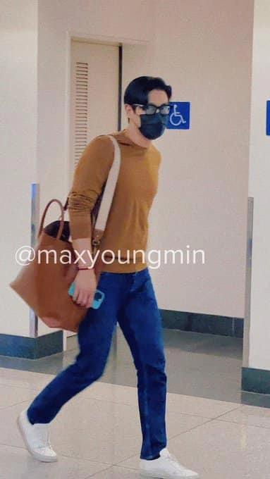 Choi Siwon (Super Junior) đến Việt Nam lúc nửa đêm, nhan sắc gây trầm trồ-3