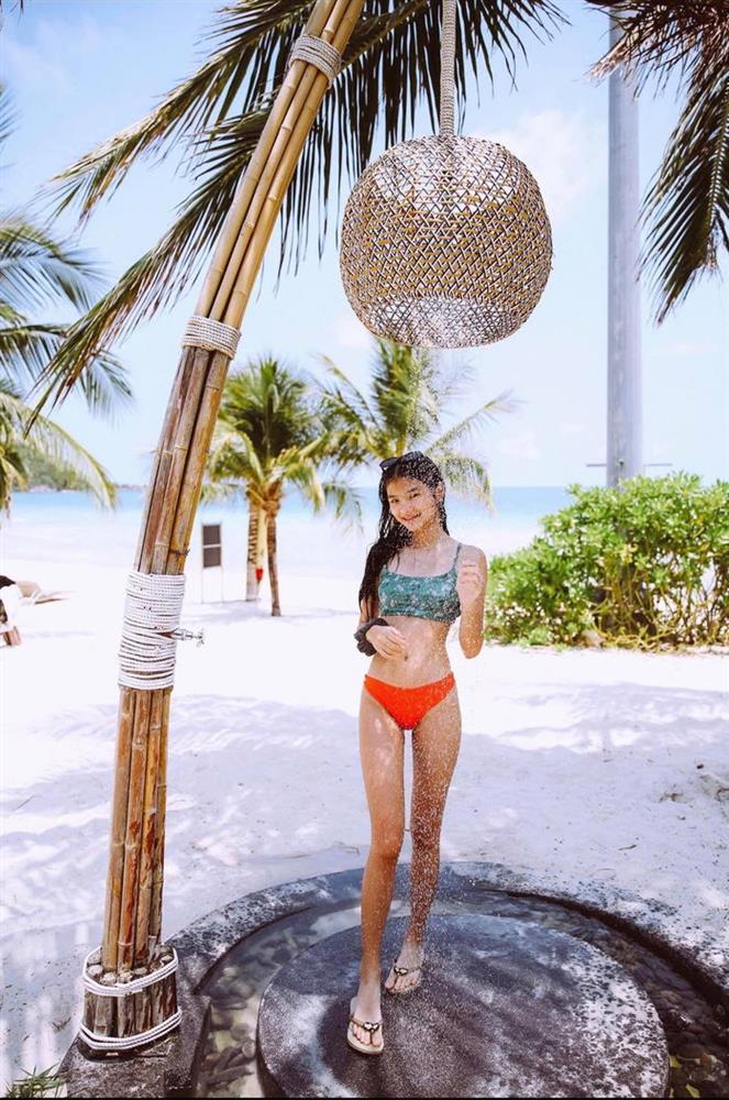 Con gái Trương Ngọc Ánh cao gần bằng mẹ, đôi chân thẳng như kiếm-5