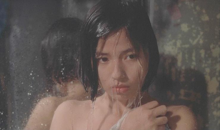 Biểu tượng sắc đẹp bị khui lại cảnh gợi cảm với sao nam hơn 35 tuổi-7