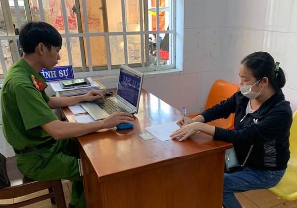 Người phụ nữ đánh tới tấp bà bán bắp dạo bị phạt 6,5 triệu đồng-2