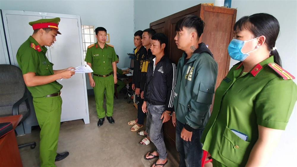 Những lý do lãng xẹt khiến bàn nhậu thành hiện trường vụ án mạng-2