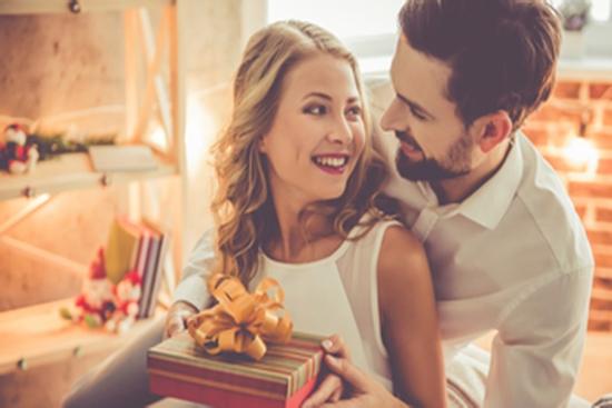 Bất ngờ thấy chồng chăm sóc gái trẻ ở bệnh viện, vợ chết lặng biết khi sự thật