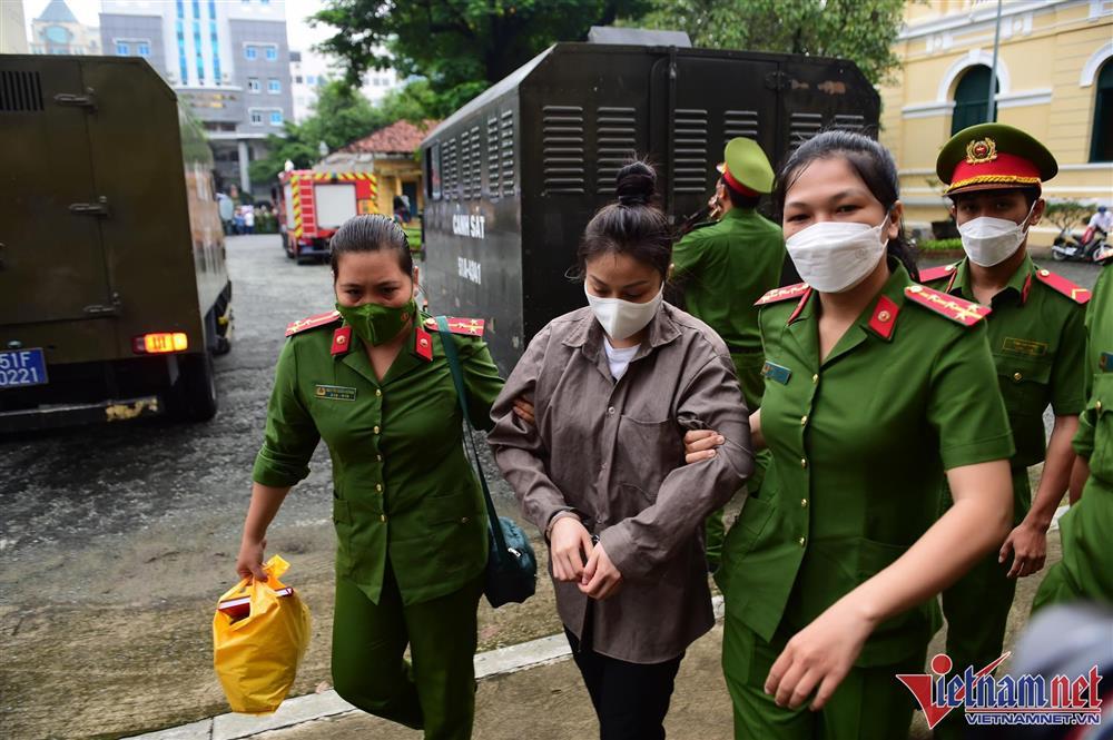 Rơi nước mắt chuyện những đứa trẻ bị bố và mẹ kế hành hạ dã man-2