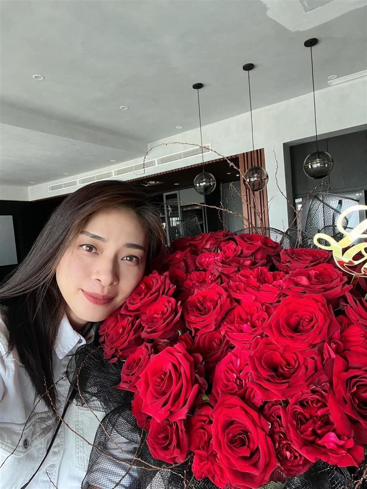 Ngô Thanh Vân được chồng trẻ kém 11 tuổi cưng chiều như bà hoàng-4