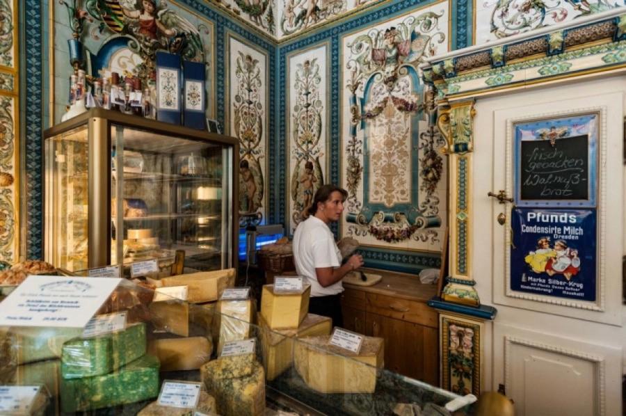 Choáng ngợp trước vẻ lộng lẫy của cửa hàng sữa đẹp nhất thế giới-9