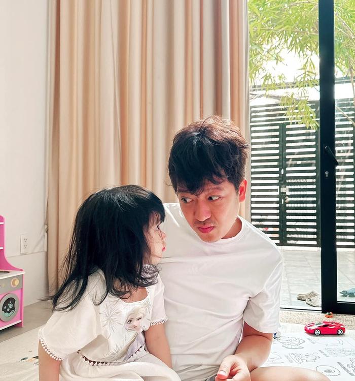 Trường Giang tiết lộ tính cách con gái không giống mẹ-1