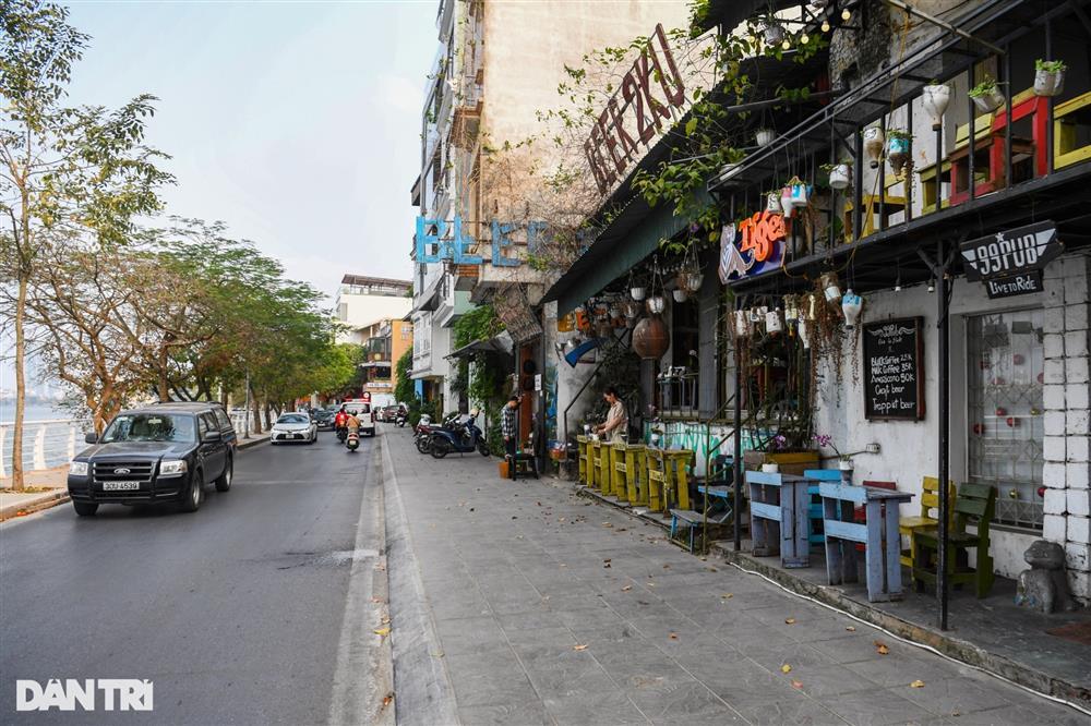 Chiến dịch đòi lại vỉa hè: Công an vừa đi qua, vỉa hè lại bị tái chiếm-3