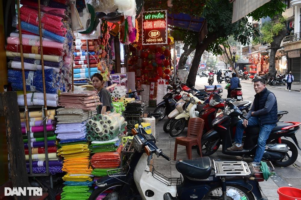 Chiến dịch đòi lại vỉa hè: Công an vừa đi qua, vỉa hè lại bị tái chiếm-7