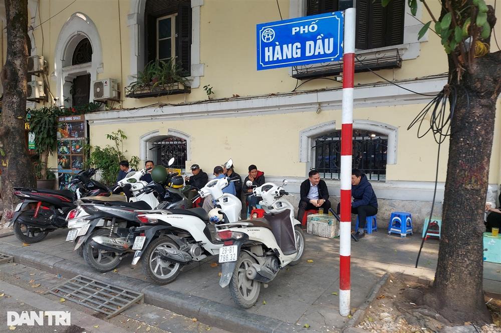 Chiến dịch đòi lại vỉa hè: Công an vừa đi qua, vỉa hè lại bị tái chiếm-14