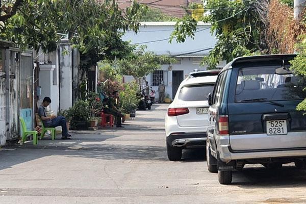 Cô gái trẻ và cha dượng tử vong bất thường trong phòng trọ ở TP.HCM-1