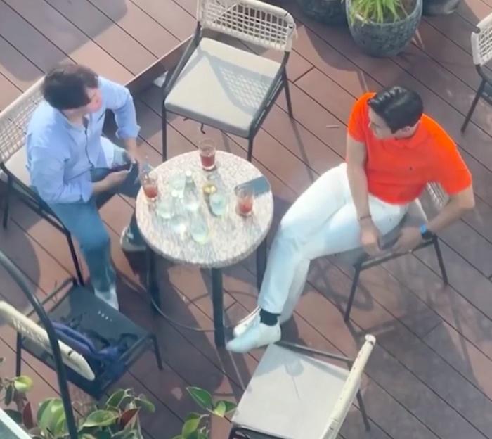 Bắt gặp 3 thành viên Super Junior ăn phở, dạo Phố đi bộ Nguyễn Huệ-4