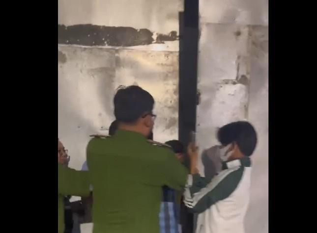 Khởi tố vụ nhốt 2 cán bộ khi đi kiểm tra công trình xây dựng không phép-1