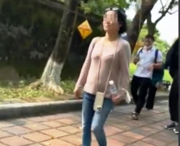 Xác minh clip hướng dẫn viên kể chuyện giả sử về phi tần triều Nguyễn-1