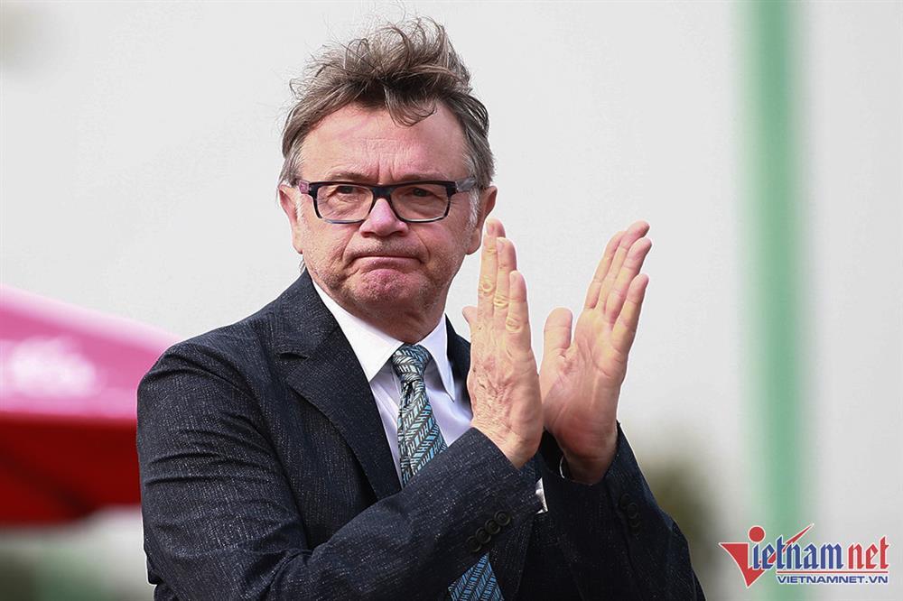 HLV Philippe Troussier: Tôi không thích so sánh với ông Park-1