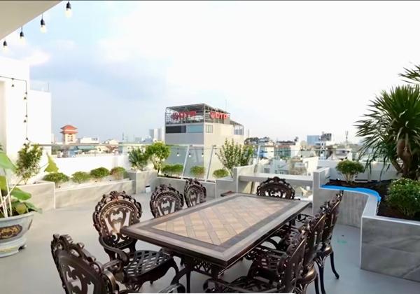 Căn nhà bề thế, đắt đỏ của vợ chồng Thu Trang - Tiến Luật-18