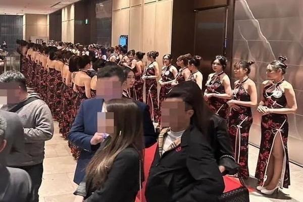 Nghệ sĩ kể điều bị cấm khi hát ở đêm tiệc 170 cô gái hầu rượu giới xã hội đen-1