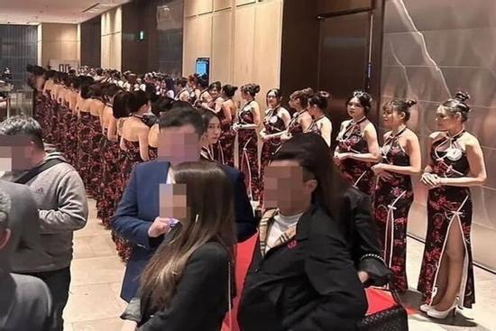 Nghệ sĩ kể điều bị cấm khi hát ở đêm tiệc 170 cô gái hầu rượu giới xã hội đen
