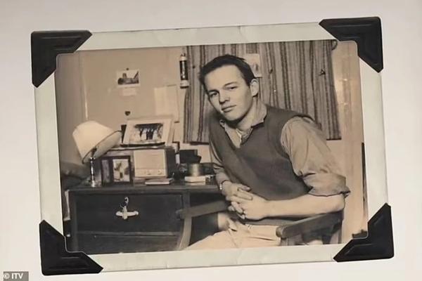 40 năm được vợ mua váy áo cho mặc, ông lão chuyển giới ở tuổi 80-3