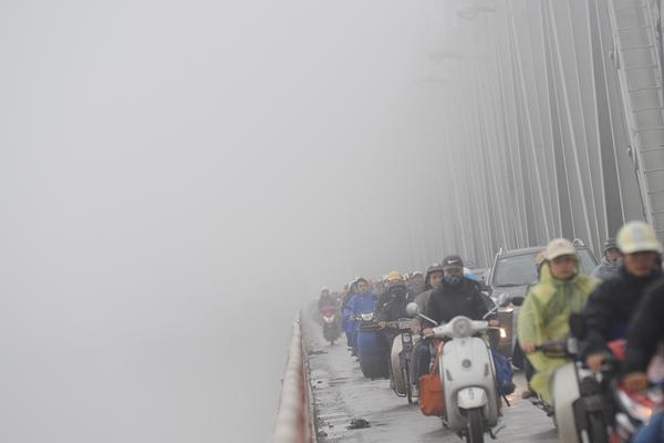 Dự báo thời tiết ngày 12/3: Rét ập tới, mưa giông bủa vây Bắc Bộ-1